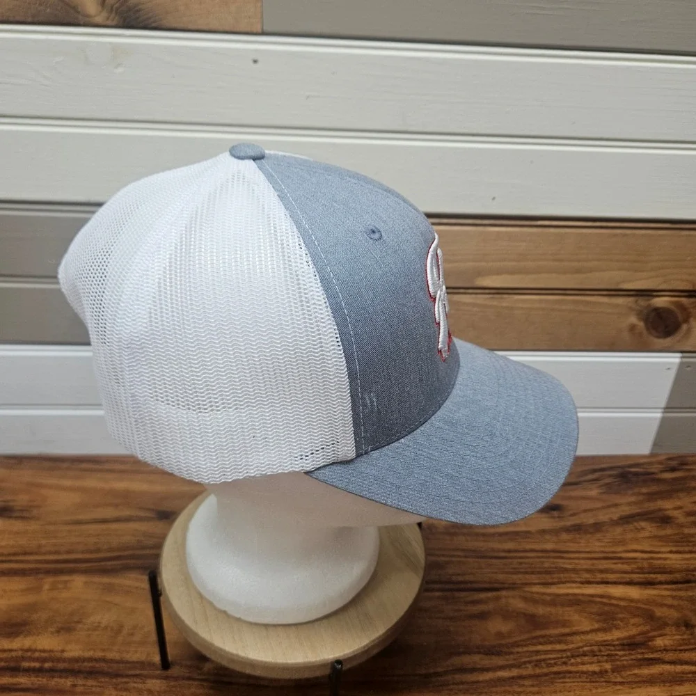 Yupoong classics trucker